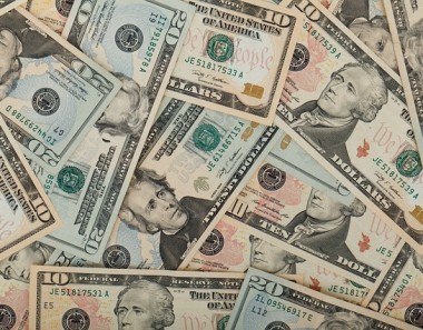 Zim cash crisis likely to fuel severe basic goods crisis – report