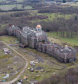 It's not clear if Hoogstraten still owns the property