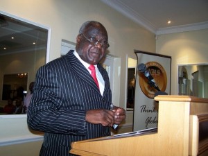 Giles Mutsekwa
