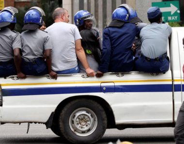 Zimbabwean activists held before launch of emergency ‘bond notes’