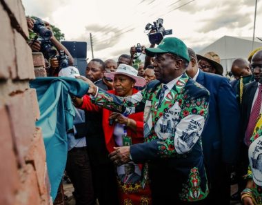 Weeks After Mugabe Fell, Zimbabwe Remains in the Army’s Grip