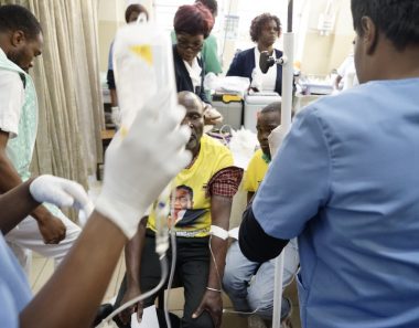 Zimbabwe doctors end strike without deal as unions meet government