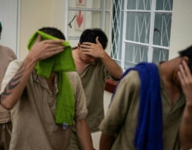 Zimbabwe court refuses to drop charges against 7 Chinese caught with rhino horns