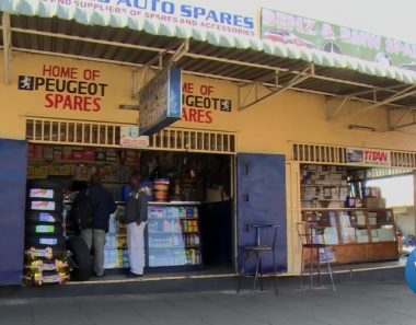 Zimbabwean Businesses Abandon Local Currency for US Dollars