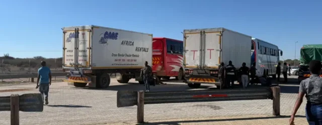 Overloaded Zimbabwe buses stopped on N1: 65 passengers without passports